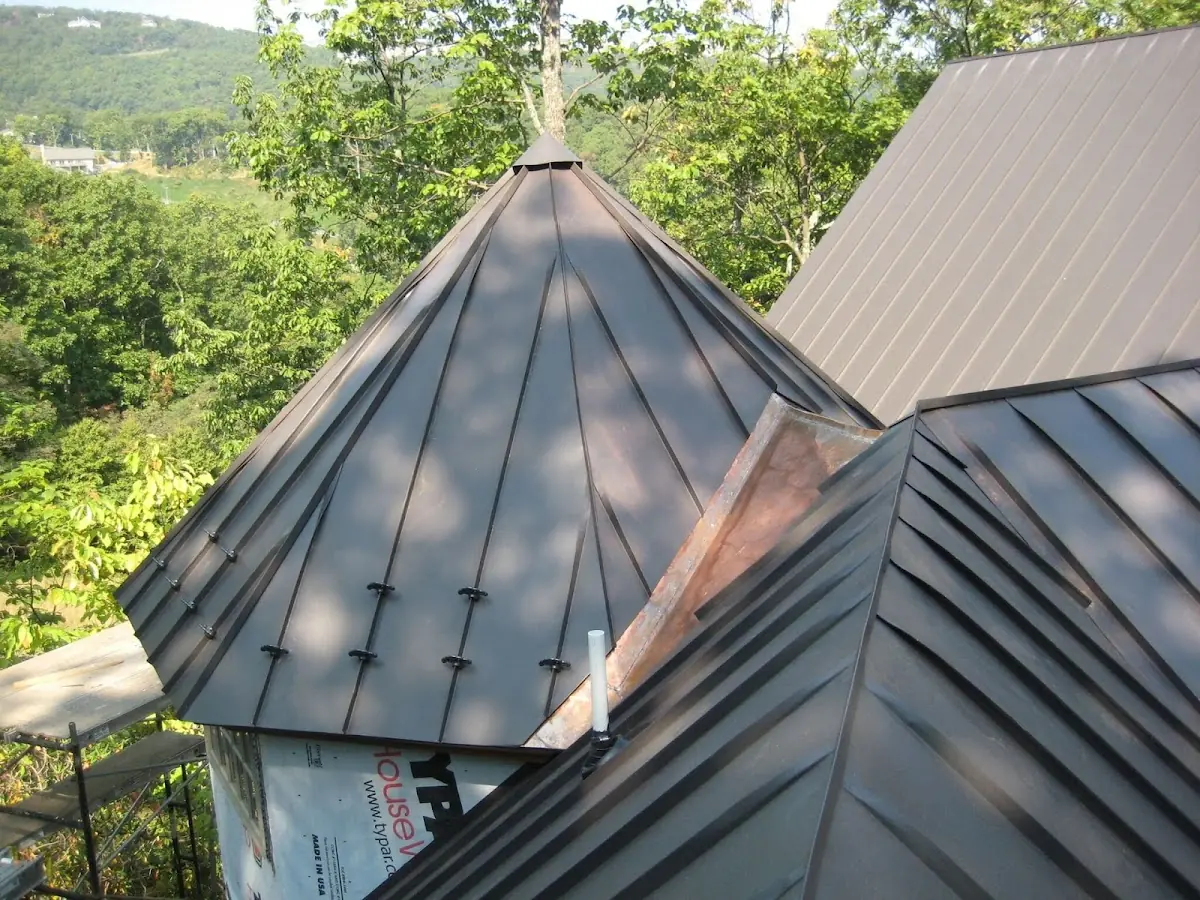 Professional Roof Tarp Installation by Craftsman Roofing in Dickerson